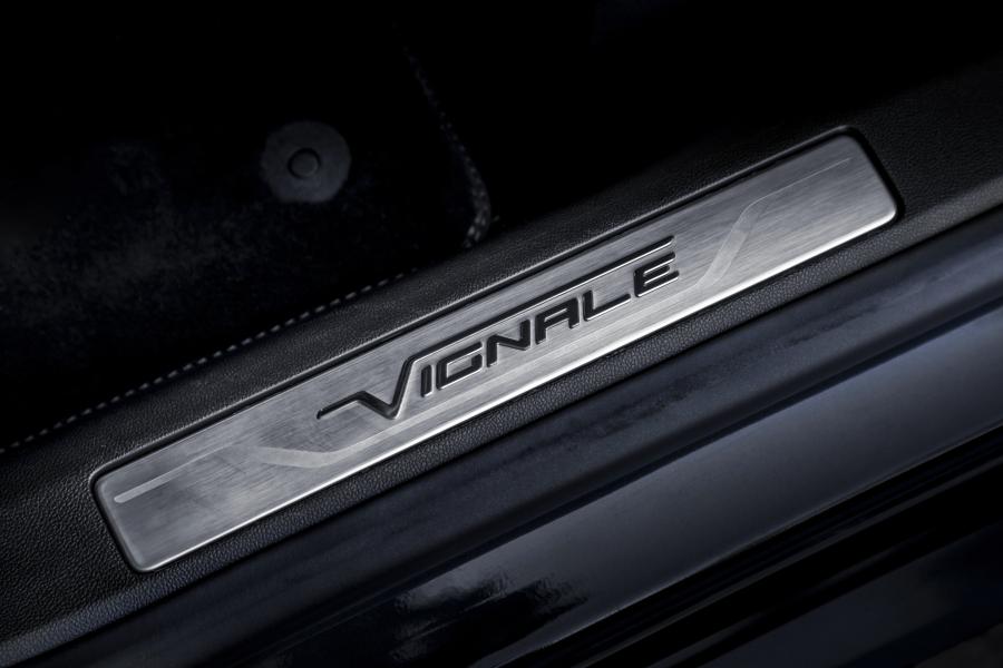 Логотип Ford Kuga Vignale EcoBlue Hybrid 2020 года  (EU) (фото 18 из 48)